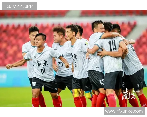 足球大3的魅力与挑战解析如何在比赛中实现战术创新与团队协作 足球大3的魅力与挑战解析如何在比赛中实现战术创新与团队协作